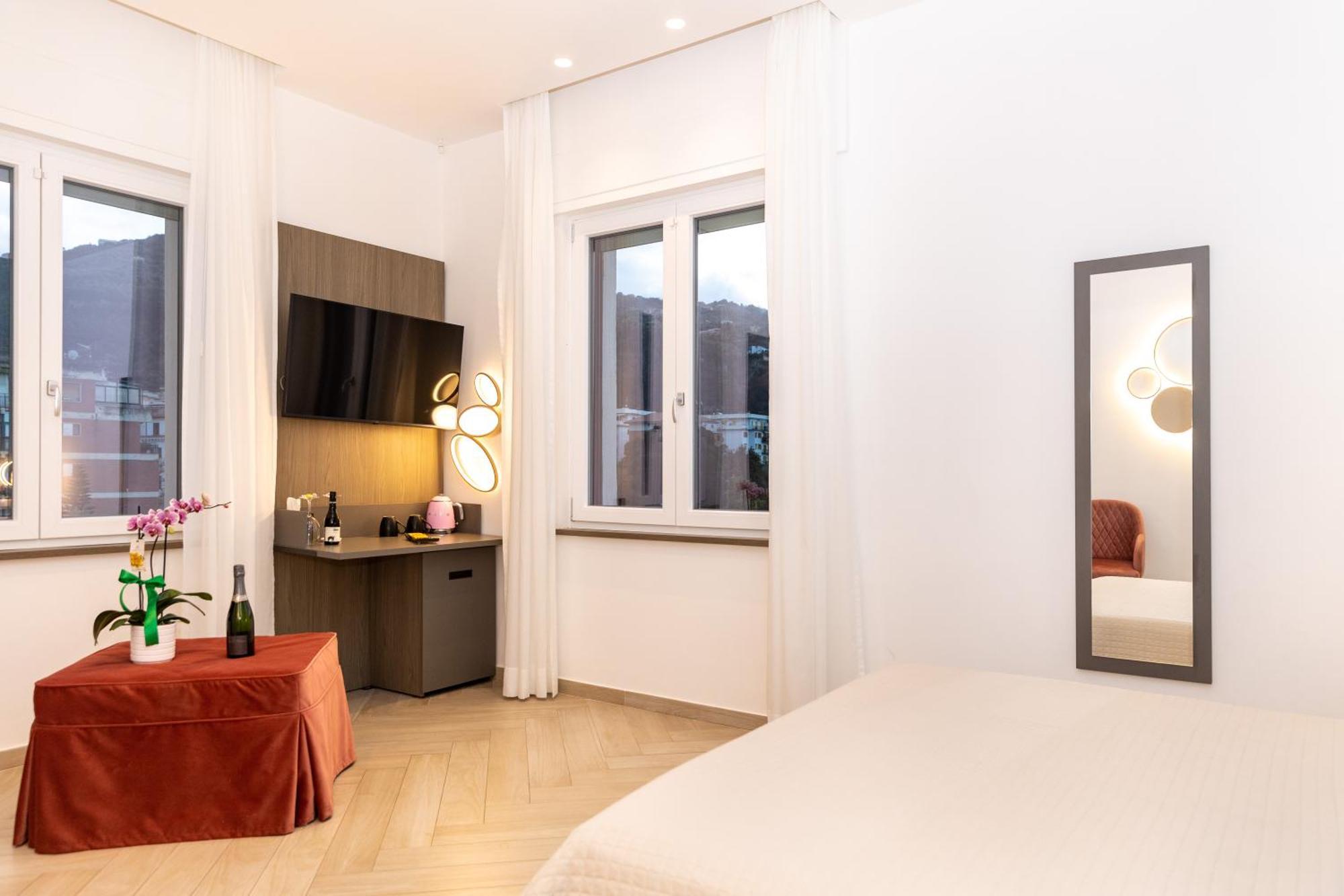 Patriziella 4 Rooms Сорренто Екстер'єр фото